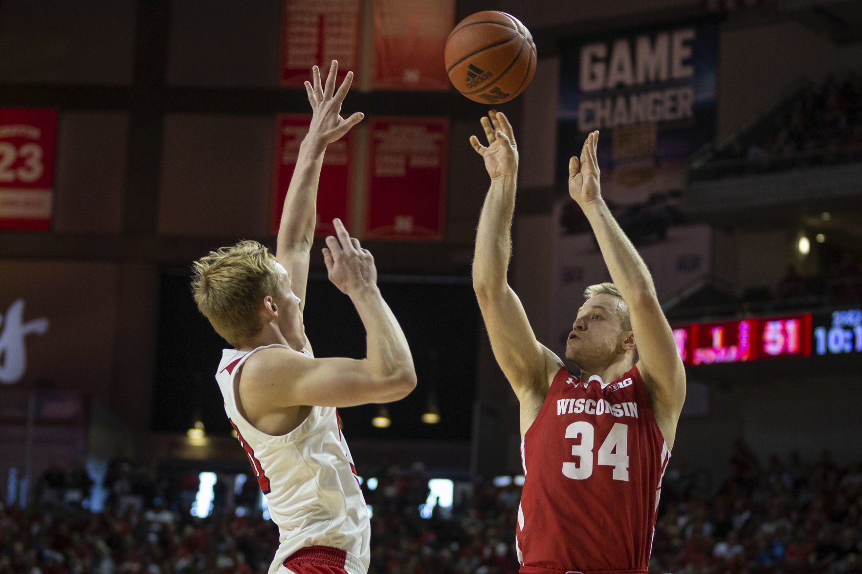 Badgers 81, Cornhuskers 64